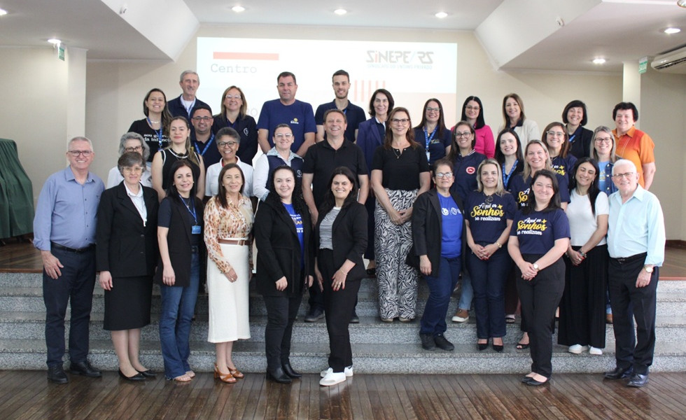 Partilha de conhecimento e afeto marcam encontros regionais do SINEPE/RS 